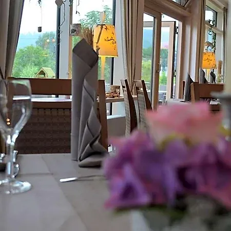 & Restaurant Kronenhof Am Weser-radweg Hotel Trendelburg