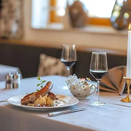 & Restaurant Kronenhof Am Weser-radweg Hotel