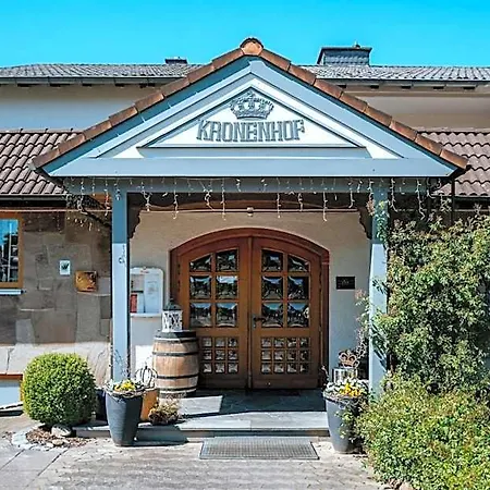 & Restaurant Kronenhof Am Weser-radweg