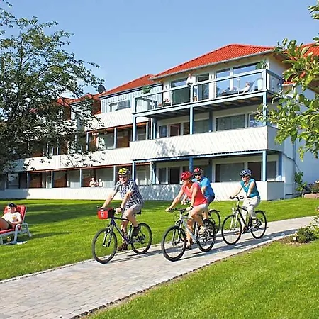 & Restaurant Kronenhof Am Weser-radweg *